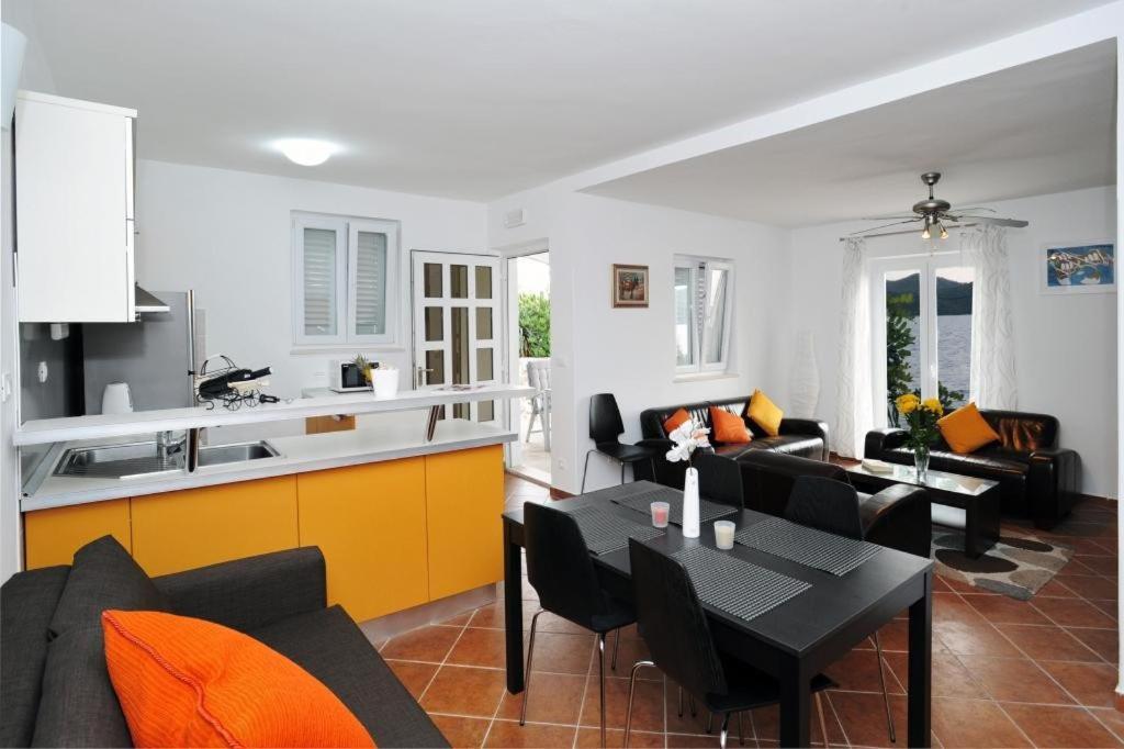 Holiday Home Odiseja Слано Экстерьер фото